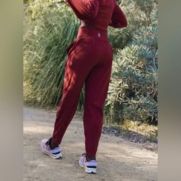 #117 NWT Free People Never Better Structured Sweatpants in Crimson - Picture 4 of 5